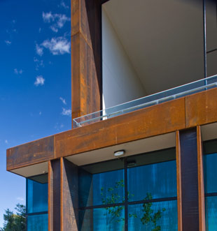 The new Queanbeyan Government Service Centre cladding is made from BlueScope XLERPLATE LITE™ HW350 steel, custom folded using the sheet dimensions.