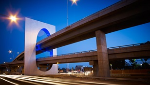 The XLERPLATE® steel girders used in the West Gate Freeway off-ramps, Melbourne, successfully met the project’s unique range of engineering, logistical and aesthetic challenges.